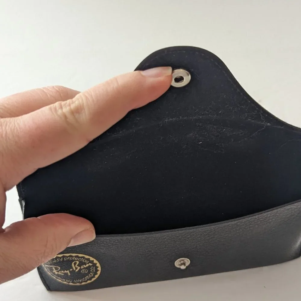 Ray Ban Leather Sunglasses Hard‎ Case Snap Button Black Pebbled